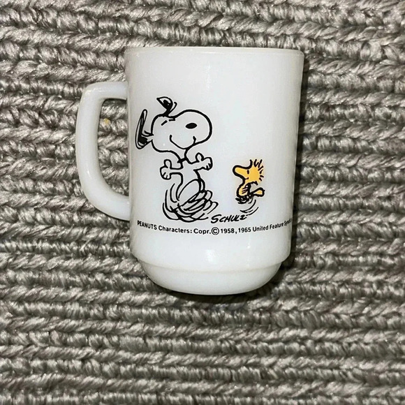 1965 Snoopy & Woodstock "AT TIMES LIFE IS PURE JOY!"Milk Glass Fire King Mug Cup - Picture 3 of 9